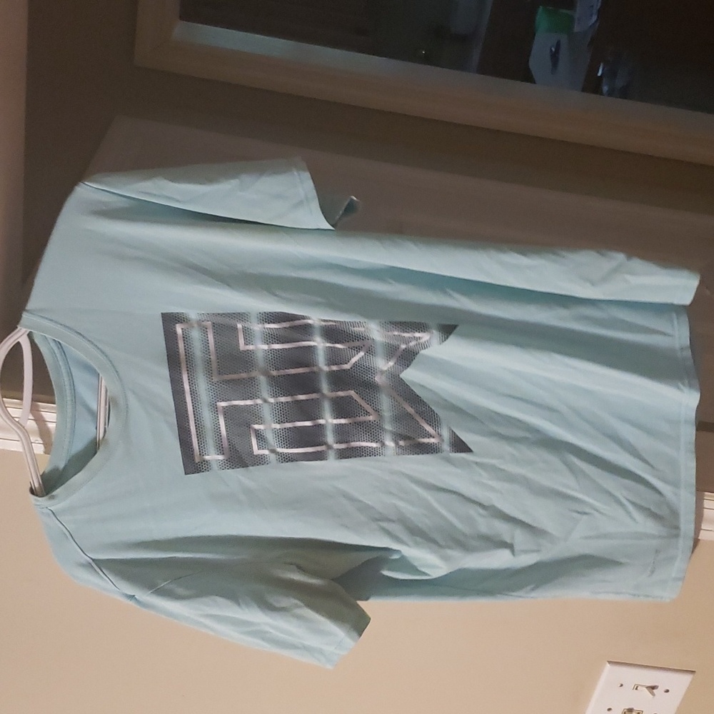 Tiger Woods shirt